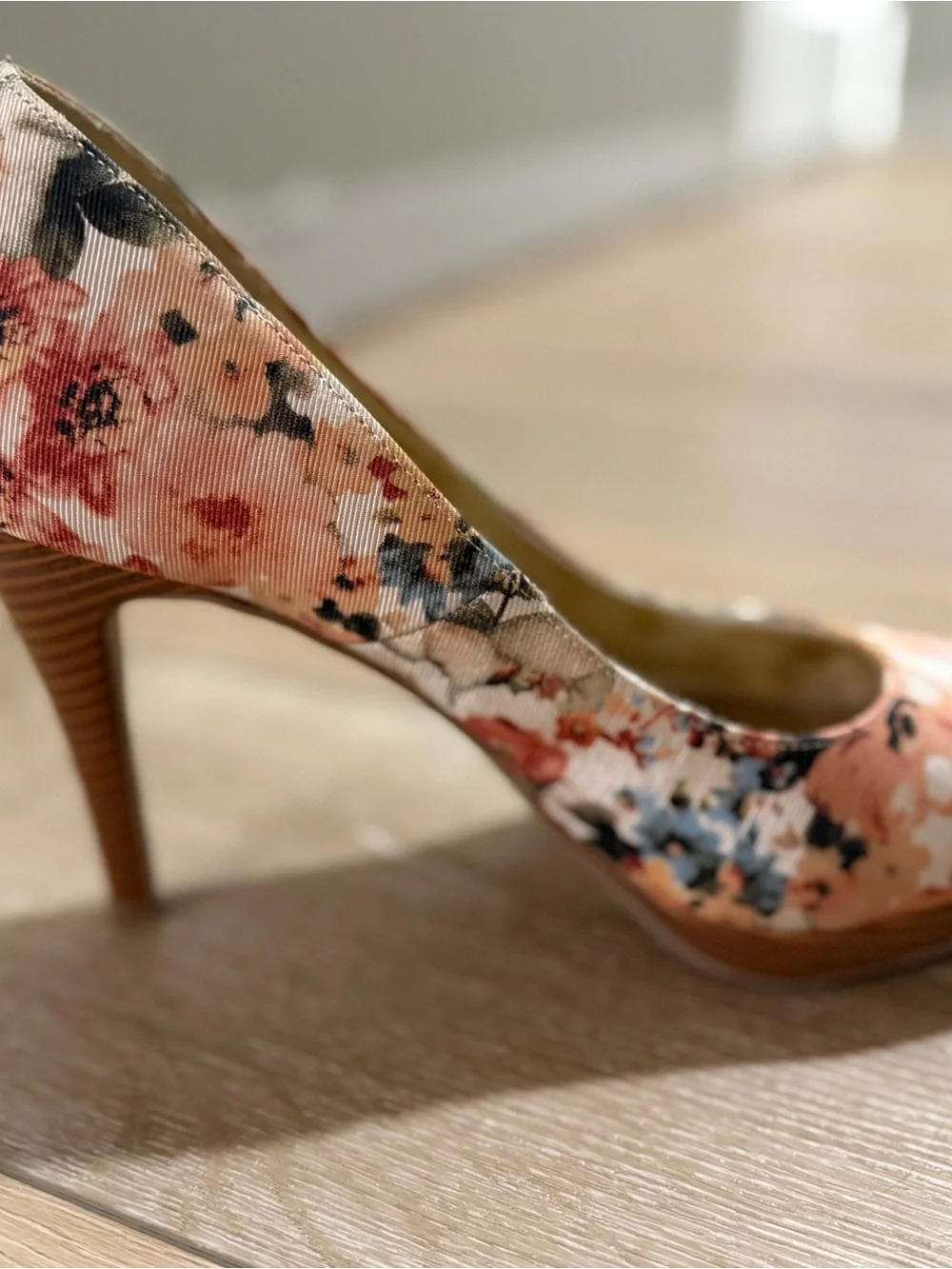 Christian Siriano Floral Pumps - Peach, Cream & Coral Accents